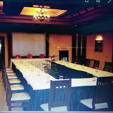 Veena Regency Hotel Chās Kültér fotó